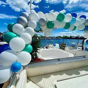 Oceanfront 3-decks @ Yacht Botel
